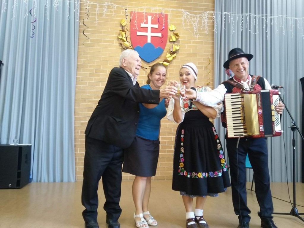 Folk Duo Plus 2